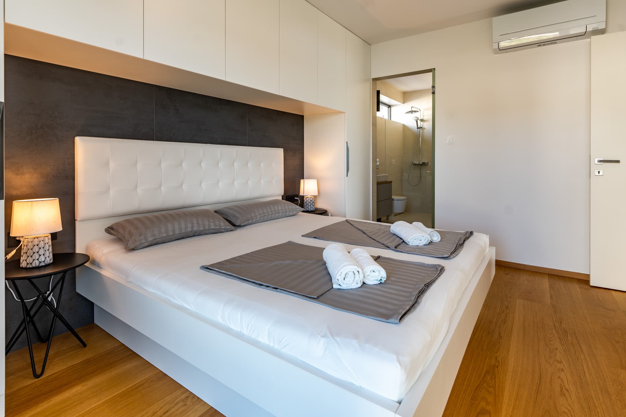 Apartment 1 — Schlafzimmer
