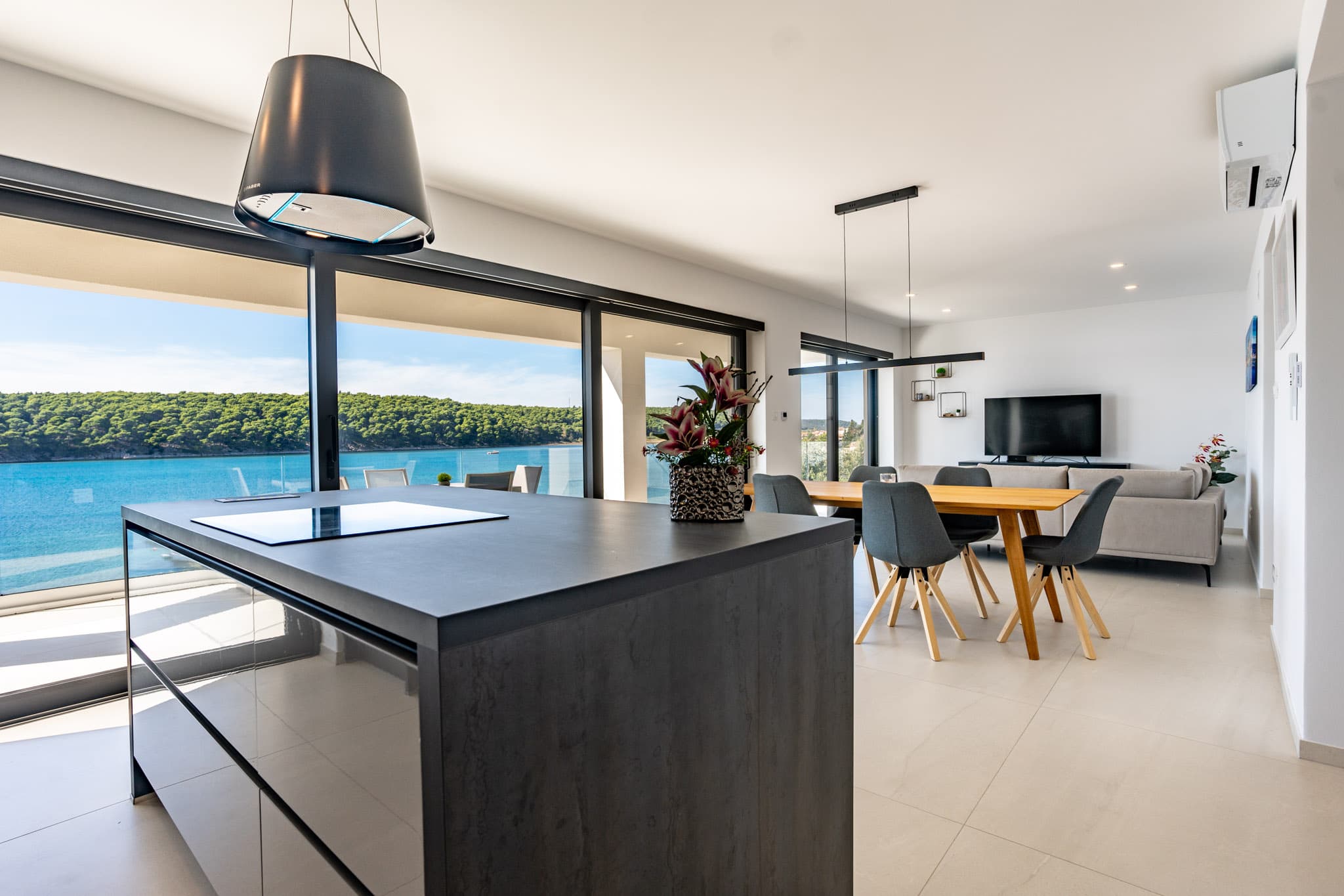 Apartment 2 — Küche und Essbereich