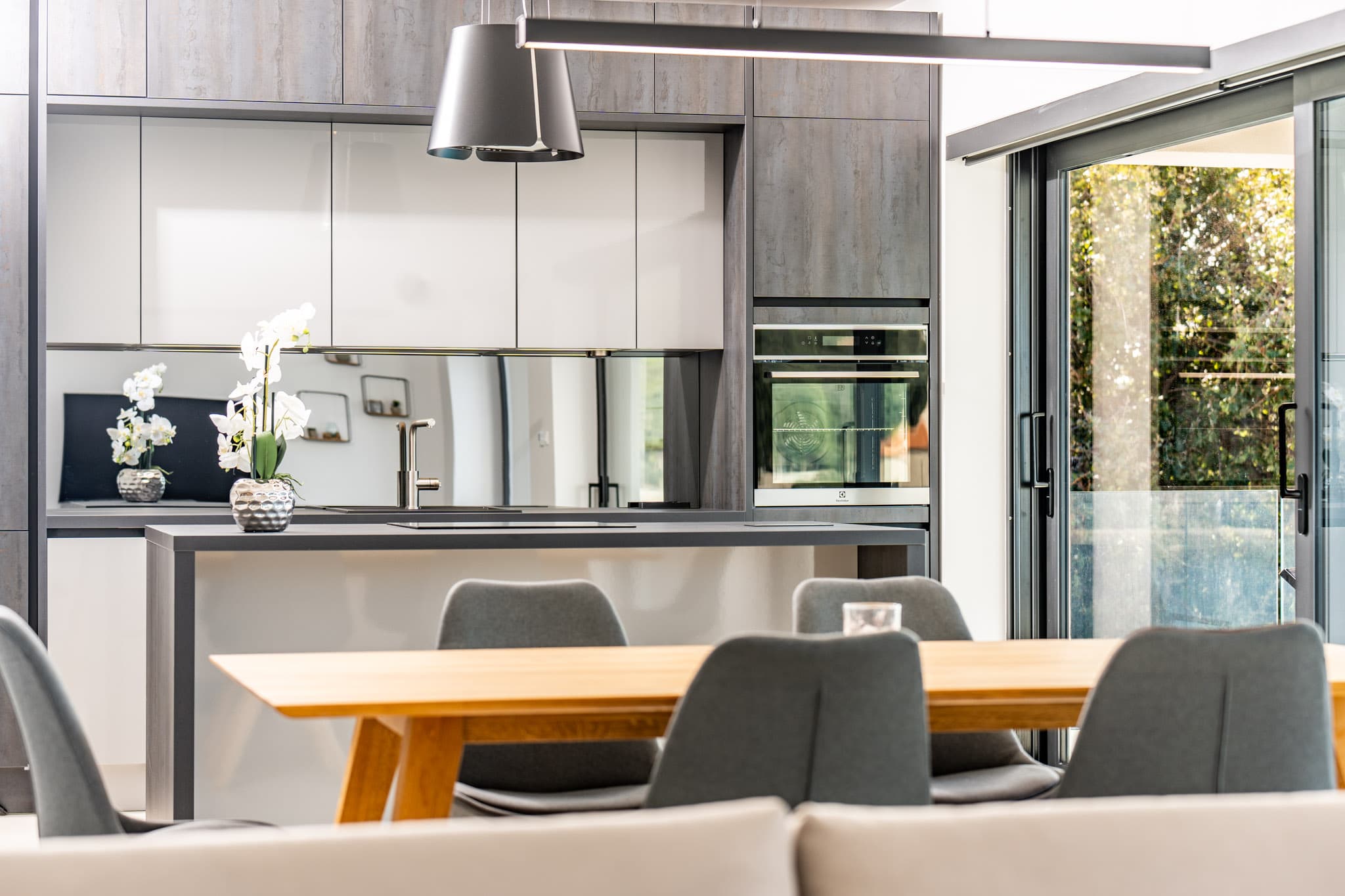 Penthouse Apartment — Küche mit Kochinsel