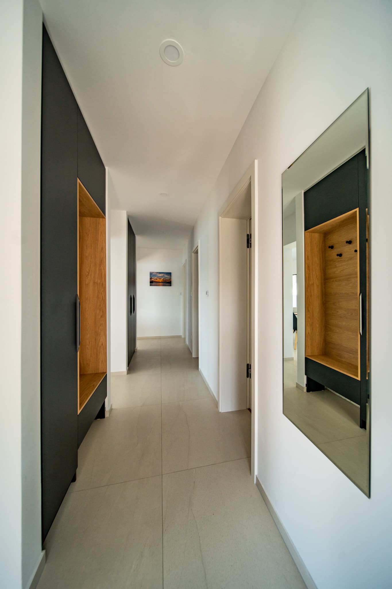 Penthouse Apartment — Flur